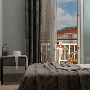 House Toula Elegant Appartamento